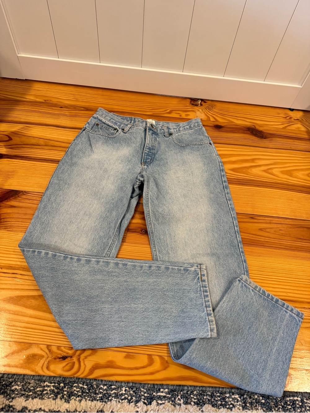 Moda Light Wash Straight-Leg Women's Jeans